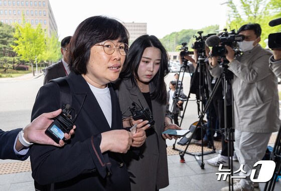 '채상병 수사 외압' 유재은 법무관리관…공수처 조사 출석