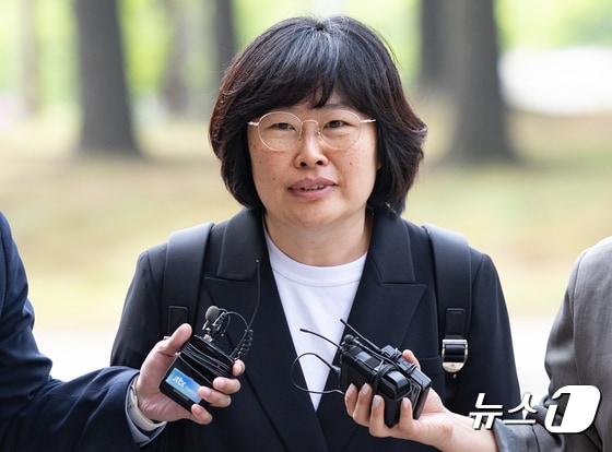 '채상병 외압 의혹' 유재은 법무관리관 공수처 조사 출석