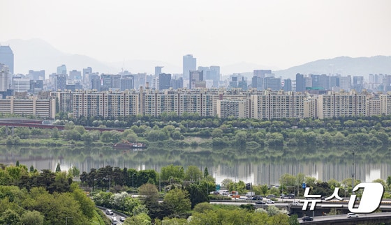 서울 강남구 압구정동 아파트 단지의 모습. 2024.4.26/뉴스1 © News1 이재명 기자