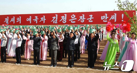 북한, 순천시 풍탄농장서 '새집들이' 진행…"당의 은덕"