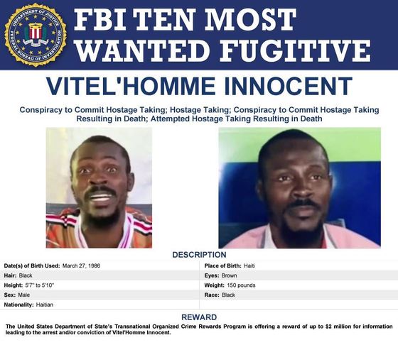 아이티 갱단 '크라제 바리에'의 두목, 비텔옴므 이노상이 2021년 미국 선교사 납치 사건을 주도한 혐의로 미연방수사국(FBI)의 '10대 지명수배자' 명단에 올랐다. FBI는 현상금으로 200만 달러(약 27억 원)를 내걸었다. (FBI 갈무리)