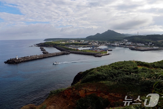 일본 오키나와현(県)에 위치한 열도 최서단 요나구니 섬의 해안가. 2023.11.10/ © 로이터=뉴스1 © News1 권진영 기자