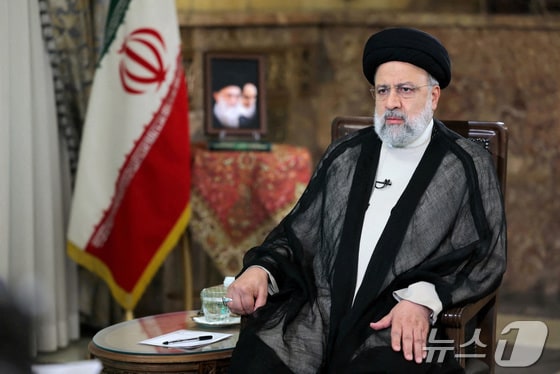 에브라힘 라이시 이란 대통령이 이란 테헤란에서 TV 인터뷰를 하고 있다. 2024.05.07 © 로이터=뉴스1 © News1 정지윤 기자