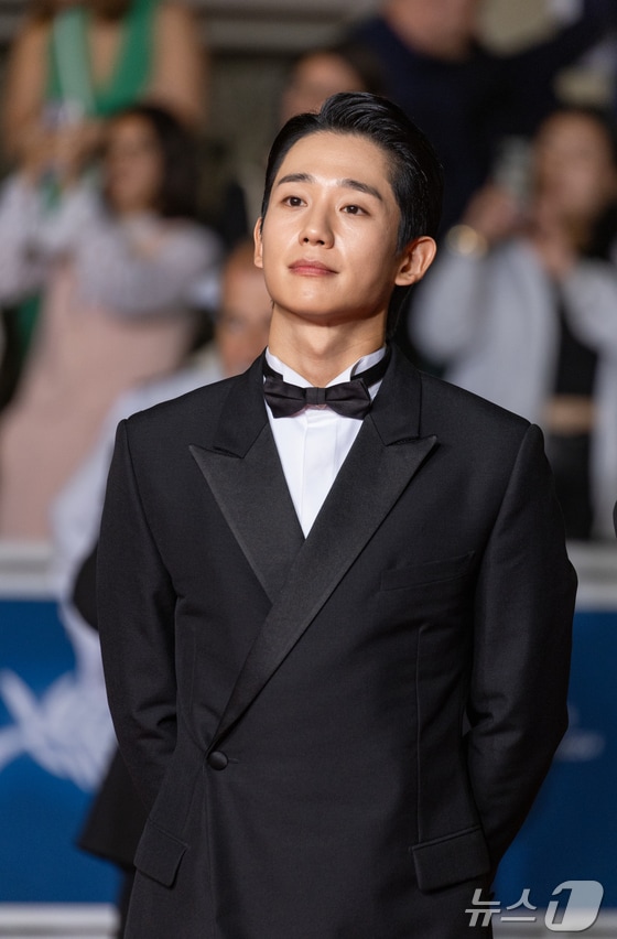 Jung Hae In, Hwang Jung Min, and the 'I, The Executioner' Team Stun at ...