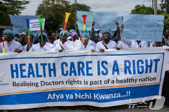 케냐 의사들의 파업 및 시위 © AFP=뉴스1