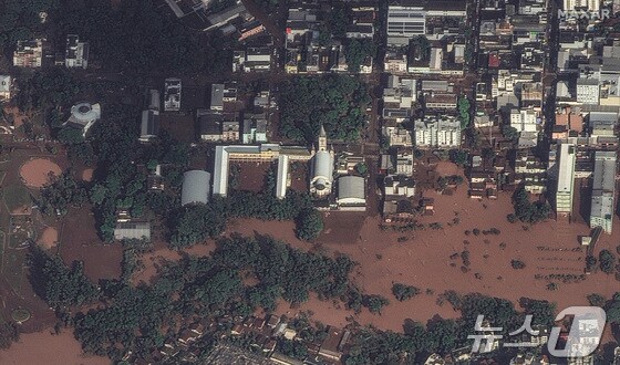 홍수로 라제아도에 위치한 로욜라 성당이 물에 잠겼다. © 로이터=뉴스1 © News1 박형기 기자