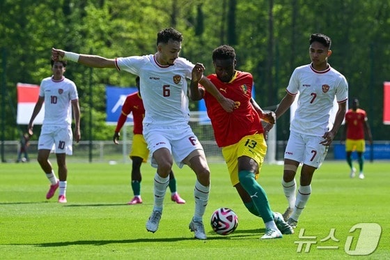 한국을 꺾었던 인도네시아 23세 이하 축구대표팀이 기니에 패해 파리행 출전이 무산됐다. © AFP=뉴스1